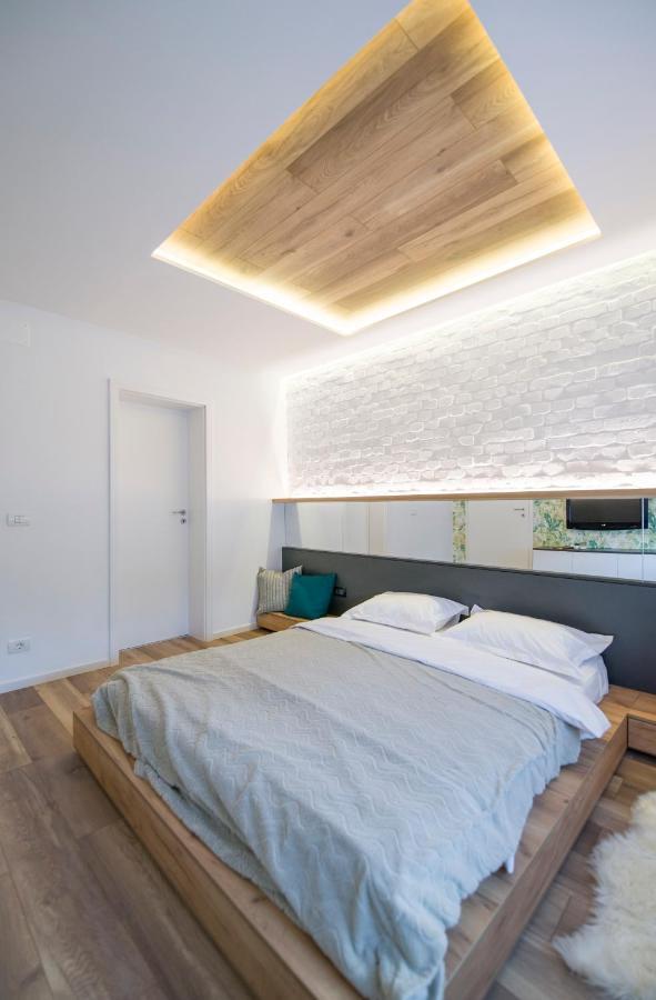 Elisabetin Residence: And Unique Design Apartment *